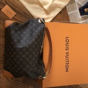 louis vuitton berri mm shoulder bag